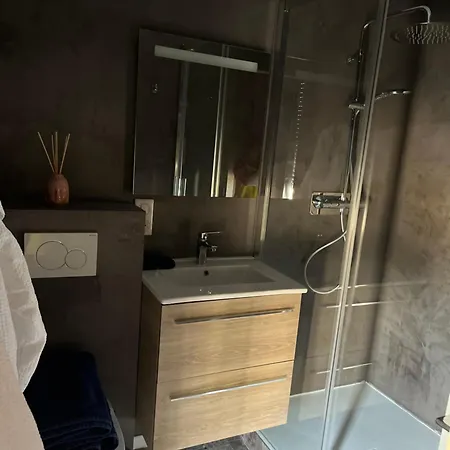 Love Room Apartment