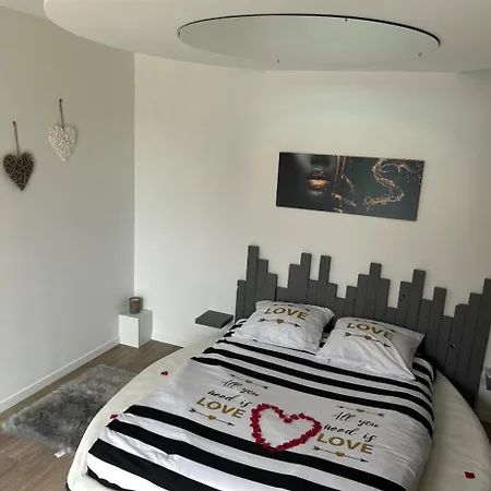 Love Room Apartment