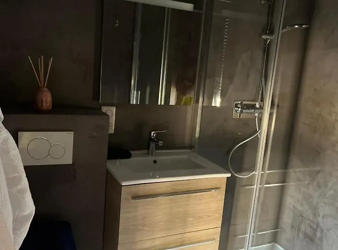 Love Room Apartment *