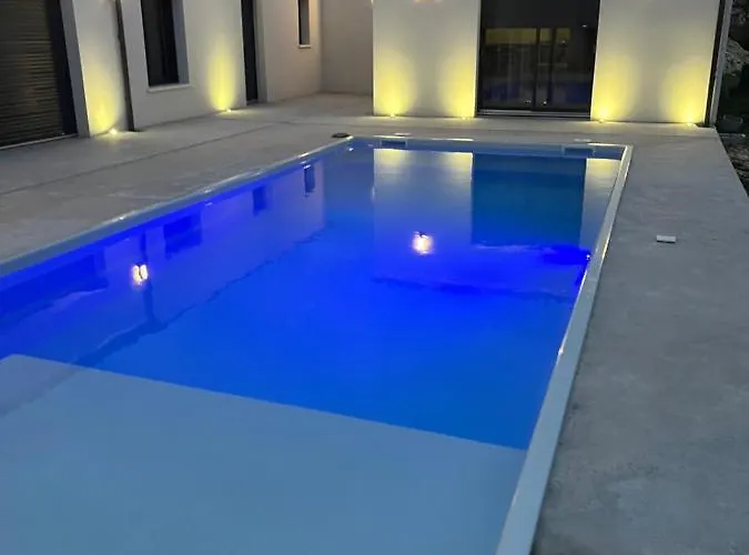 Love Room Apartment *